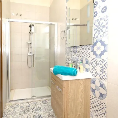 فيلة 5 Bedrooms With Private Pool At Ix
